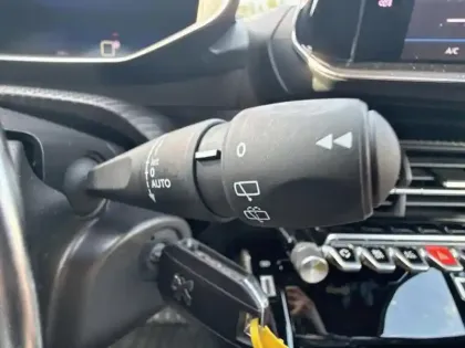 Photo 17 Peugeot 2008  PureTech 130 S&S EAT8 Allure Pack