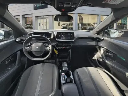 Photo 9 Peugeot 2008  PureTech 130 S&S EAT8 Allure Pack