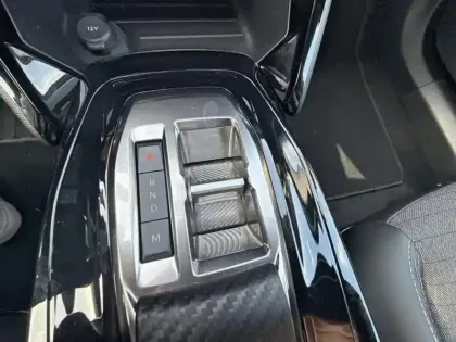 Photo 23 Peugeot 2008  PureTech 130 S&S EAT8 Allure Pack