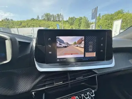 Photo 25 Peugeot 2008  PureTech 130 S&S EAT8 Allure Pack