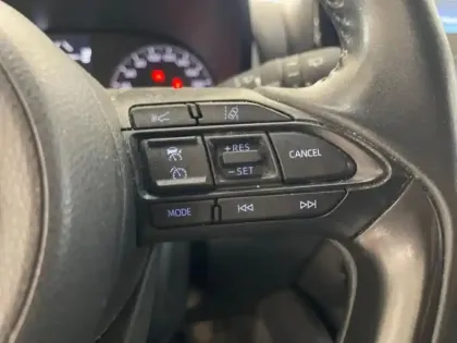 Photo 13 Toyota Yaris  116h Dynamic 5p MY22