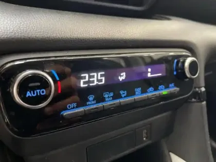 Photo 11 Toyota Yaris  116h Dynamic 5p MY22