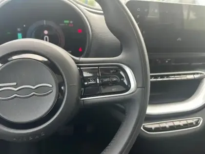 Photo 12 Fiat 500  e 118ch Icône Plus (Pack Style)