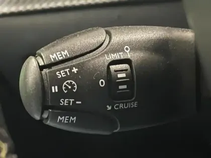 Photo 11 Peugeot 208  e- 136ch GT