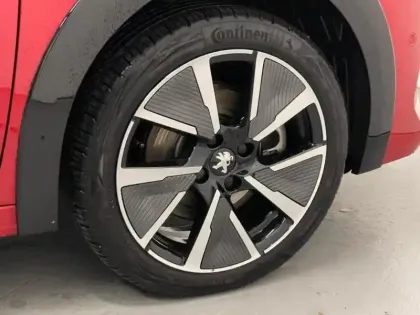 Photo 6 Peugeot 208  e- 136ch GT