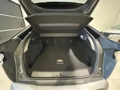 Photo 5 Peugeot 3008  1.2 Hybrid 136ch GT e-DCS6