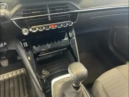 Photo 11 Peugeot 208  1.2 PureTech 100ch S&S Allure