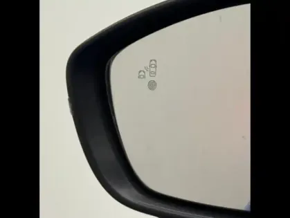 Photo 6 Citroën C3  1.2 PureTech 110ch S&S Shine 120-123g