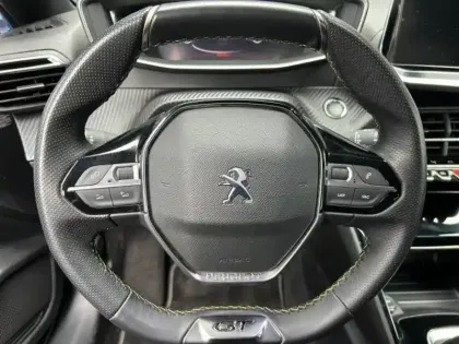 Photo 12 Peugeot 208  1.2 PureTech 100ch S&S GT 118g