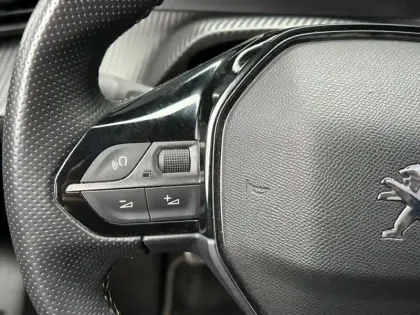 Photo 10 Peugeot 208  1.2 PureTech 100ch S&S GT 118g