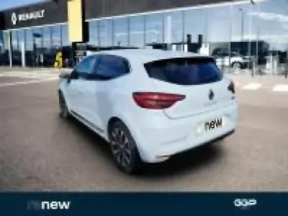 Photo 16 Renault Clio  1.6 E-Tech hybride 145ch Techno