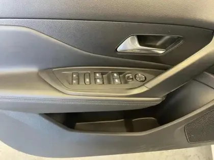 Photo 13 Peugeot 308  1.2 PureTech 130ch S&S Allure Pack