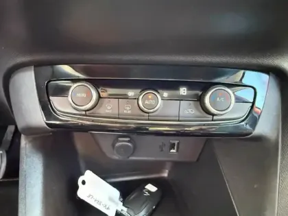 Photo 14 Opel Corsa  -e 136ch Elegance