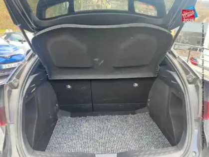 Photo 13 Toyota C-HR  122h JBL Edition 2WD E-CVT RC18