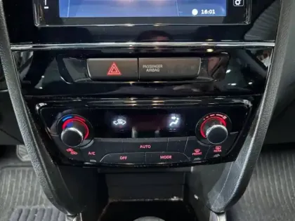 Photo 13 Suzuki Vitara  1.5 Dualjet Hybrid 115ch Style Auto