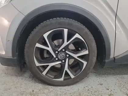 Photo 6 Toyota C-HR  122h Graphic 2WD E-CVT RC18