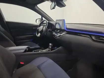 Photo 9 Toyota C-HR  122h Graphic 2WD E-CVT RC18