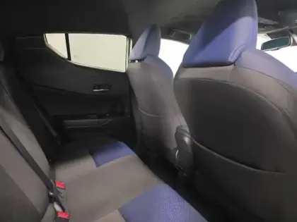 Photo 10 Toyota C-HR  122h Graphic 2WD E-CVT RC18