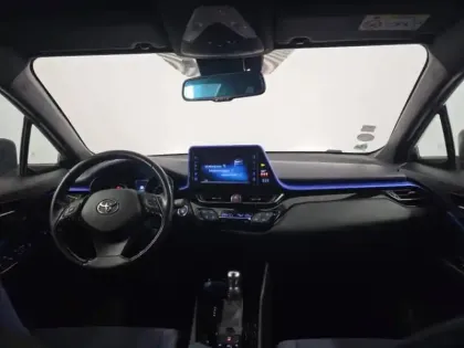 Photo 11 Toyota C-HR  122h Graphic 2WD E-CVT RC18