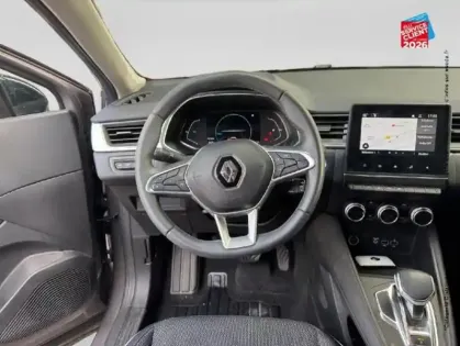 Photo 11 Renault Captur  1.6 E-Tech hybride 145ch Intens -21