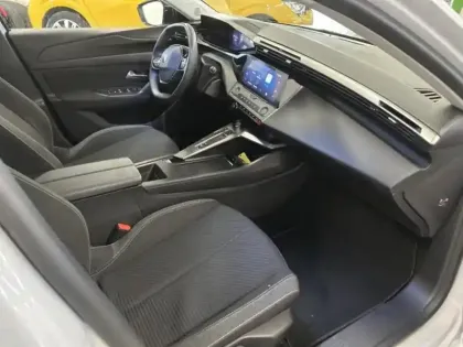 Photo 8 Peugeot 308  SW 1.5 BlueHDi 130ch S&S Active Pack EAT8