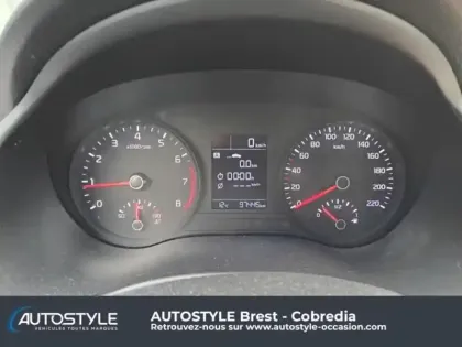 Photo 14 Kia Stonic  1.0 T-GDI 120ch ISG Launch Edition