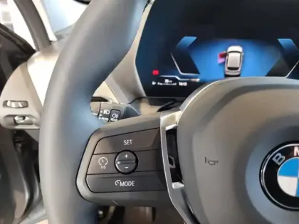 Photo 12 BMW Serie 1 Série 1 120A 170ch M Sport Design DKG7