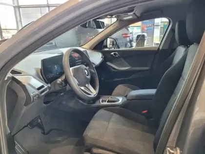 Photo 8 BMW Serie 1 Série 1 120A 170ch M Sport Design DKG7