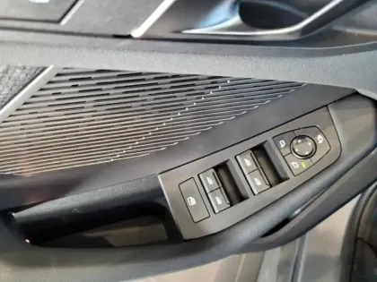 Photo 14 BMW Serie 1 Série 1 120A 170ch M Sport Design DKG7