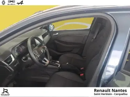 Photo 12 Renault Clio  1.6 E-Tech hybride 145ch Equilibre