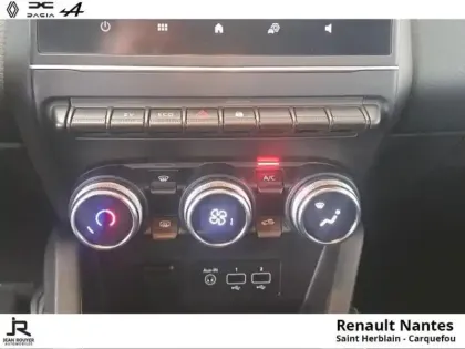 Photo 11 Renault Clio  1.6 E-Tech hybride 145ch Equilibre