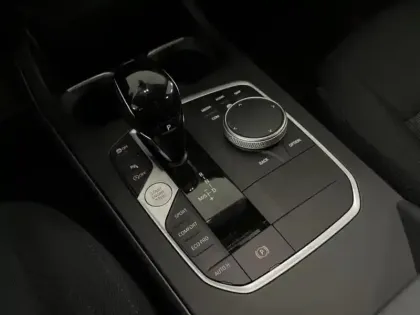 Photo 10 BMW Serie 1 Série 1 116dA 116ch Business Design DKG7