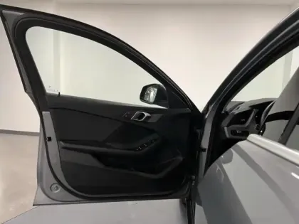 Photo 6 BMW Serie 1 Série 1 116dA 116ch Business Design DKG7