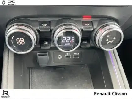 Photo 7 Renault Clio  1.6 E-Tech 145ch full hybrid Techno - 24