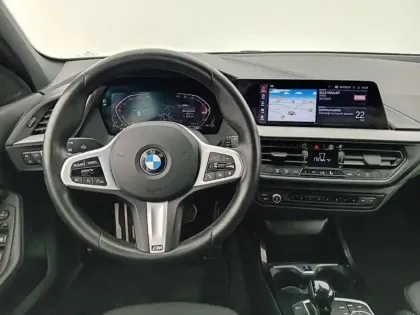 Photo 10 BMW Serie 1 Série 1 118iA 136ch M Sport DKG7