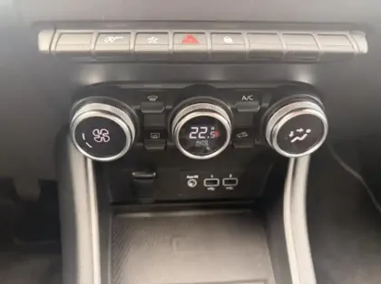 Photo 7 Renault Captur  1.3 TCe 130ch FAP Intens - 20