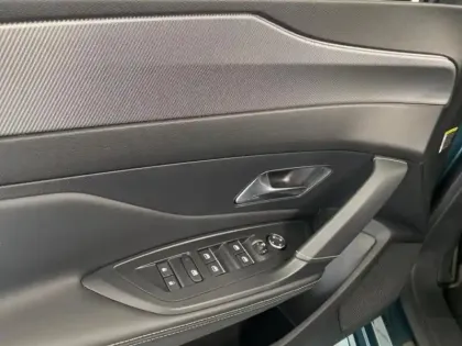 Photo 13 Peugeot 308  SW 1.2 PureTech 130ch S&S GT EAT8