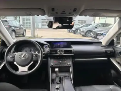 Photo 14 Lexus Is  300h Luxe Euro6d-T