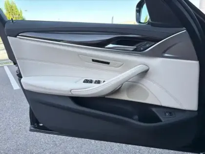 Photo 8 BMW Serie 5 Série 5 520dA 190ch Luxury Steptronic