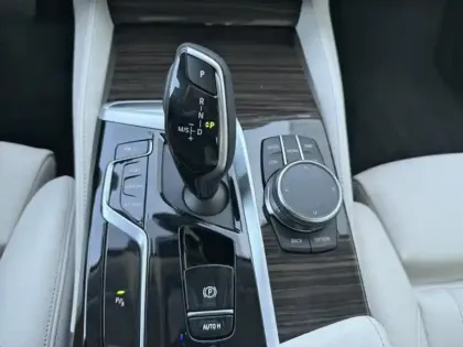 Photo 11 BMW Serie 5 Série 5 520dA 190ch Luxury Steptronic