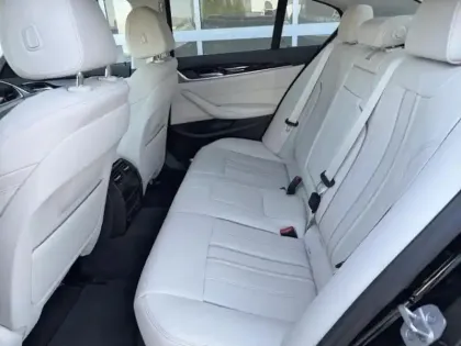 Photo 7 BMW Serie 5 Série 5 520dA 190ch Luxury Steptronic