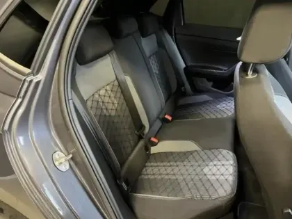 Photo 8 Volkswagen Polo  1.0 TSI 116ch R-Line Edition DSG7