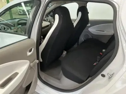 Photo 7 Renault Zoé Zoe Life charge normale R90 MY19