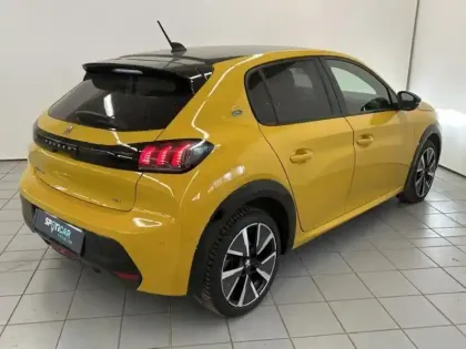 Photo 14 Peugeot 208  e- 136ch GT