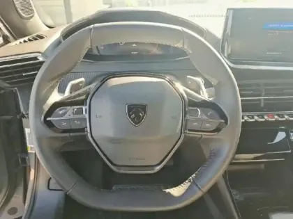 Photo 11 Peugeot 2008  1.2 Hybrid 145ch Allure e-DCS6