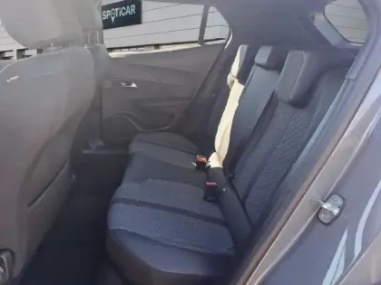 Photo 9 Peugeot 2008  1.2 Hybrid 145ch Allure e-DCS6