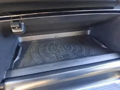 Photo 13 Peugeot 2008  1.2 Hybrid 145ch Allure e-DCS6