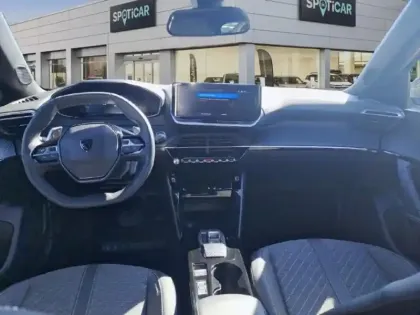 Photo 7 Peugeot 2008  1.2 Hybrid 145ch Allure e-DCS6