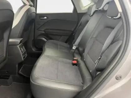 Photo 11 Renault Captur  1.6 E-Tech hybride 145ch Techno Fast Track