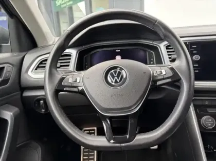 Photo 10 Volkswagen T-roc  1.0 TSI 110ch Active